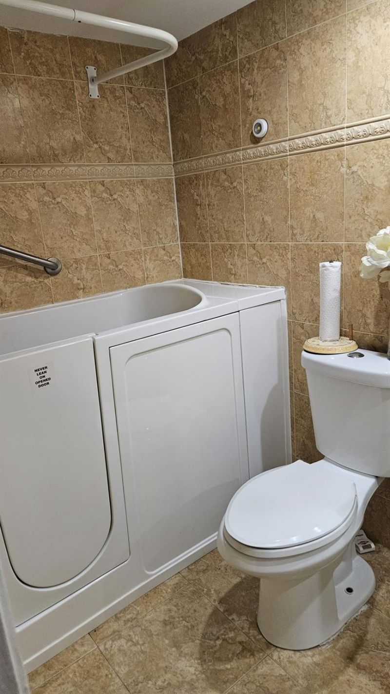 4042 NW 19th St, Unit F411, Fort Lauderdale, FL 33313 Photo