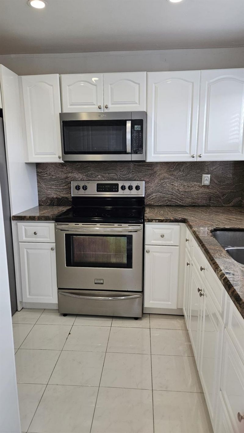 4042 NW 19th St, Unit F411, Fort Lauderdale, FL 33313 Photo