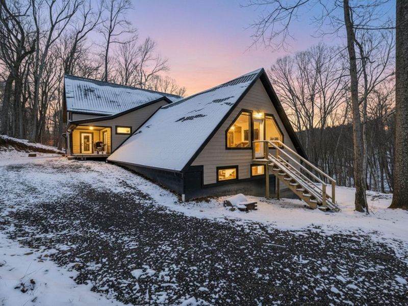 670 Natchez Lane , Sugar Grove, OH 43155 Photo 2