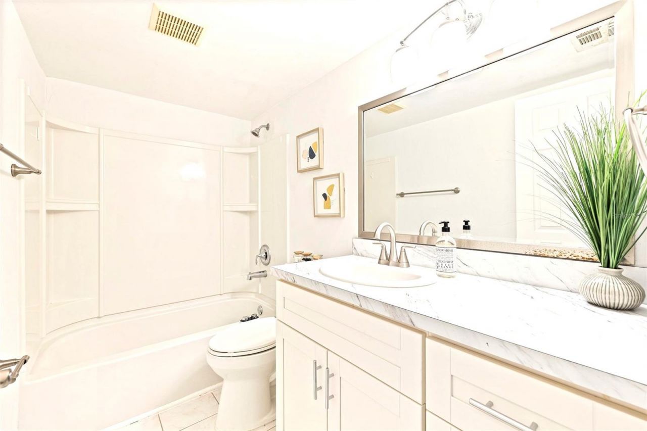 4480 Overlook Drive Ne, Unit 10, Saint Petersburg, FL 33703 Photo