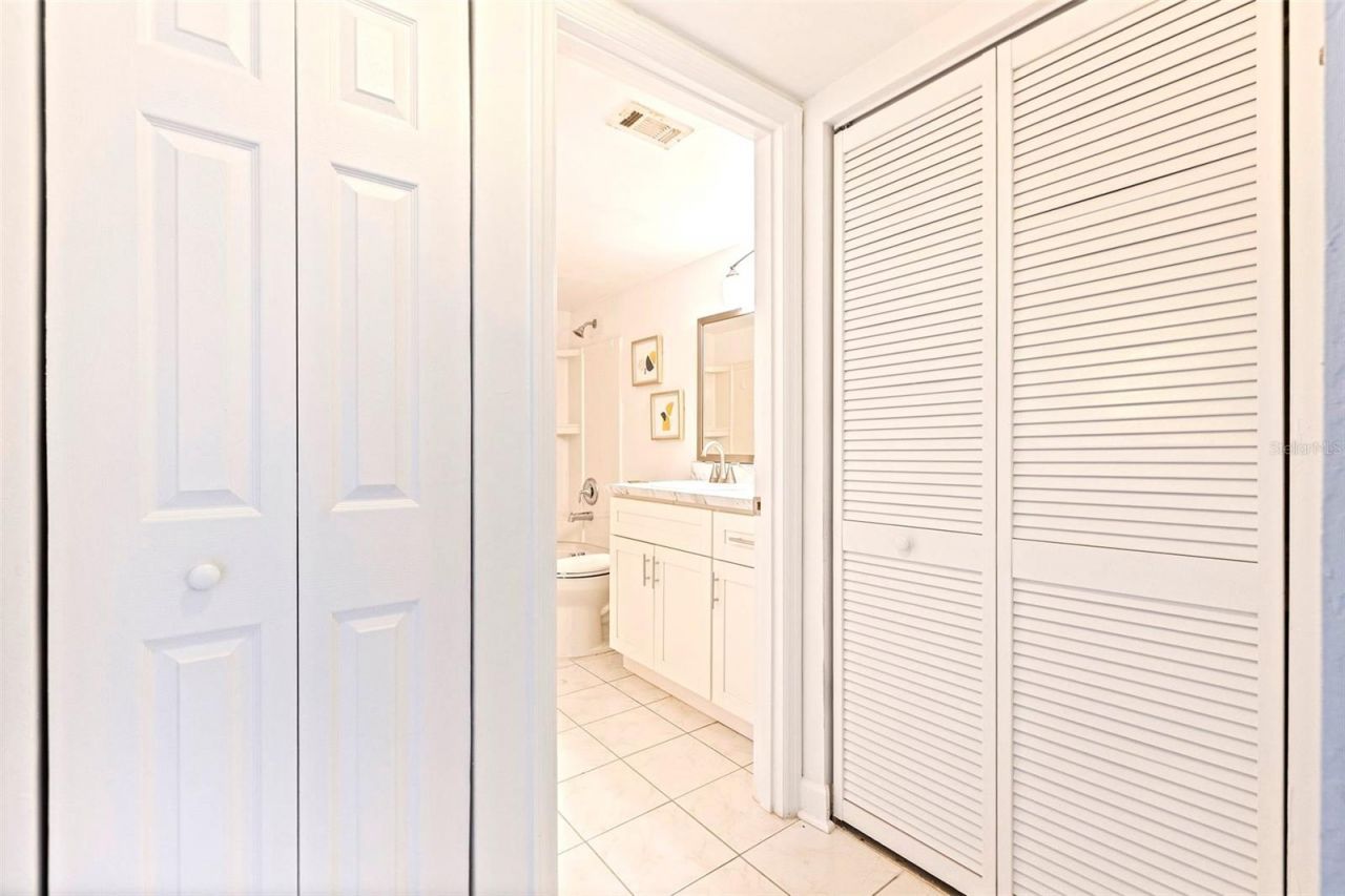 4480 Overlook Drive Ne, Unit 10, Saint Petersburg, FL 33703 Photo