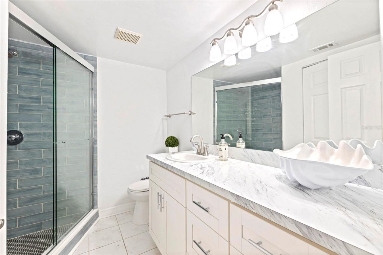 4480 Overlook Drive Ne, Unit 10, Saint Petersburg, FL 33703 Photo