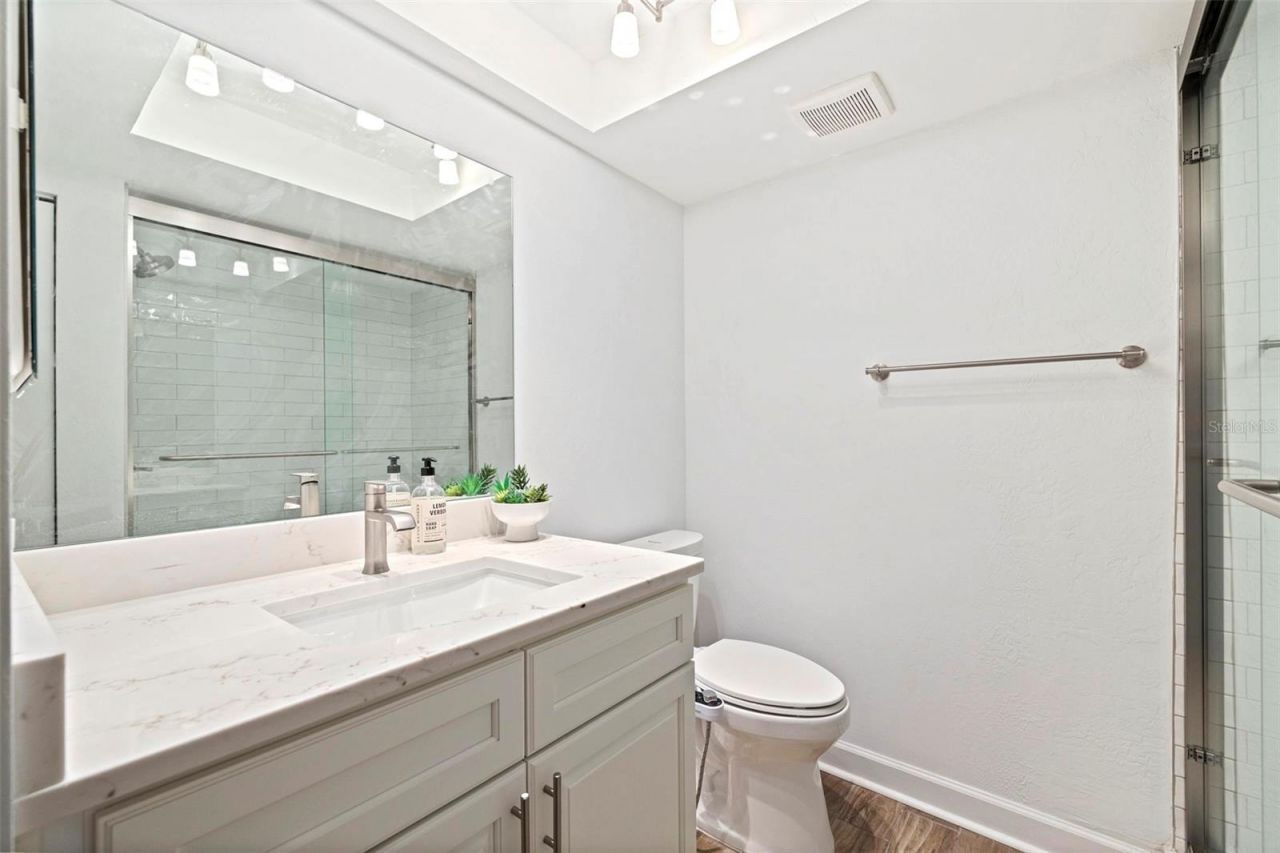 4480 Overlook Drive Ne, Unit 12, Saint Petersburg, FL 33703 Photo