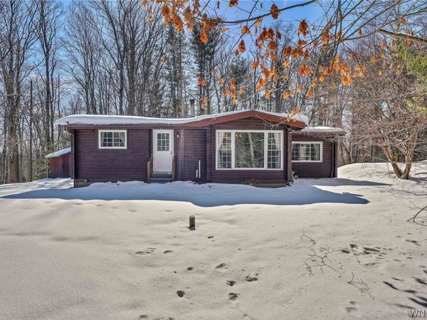 13357 Ward Road, Holland, NY 14080