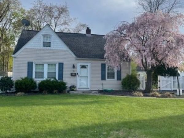 16 Brookside Ave, Pequannock, NJ 07444