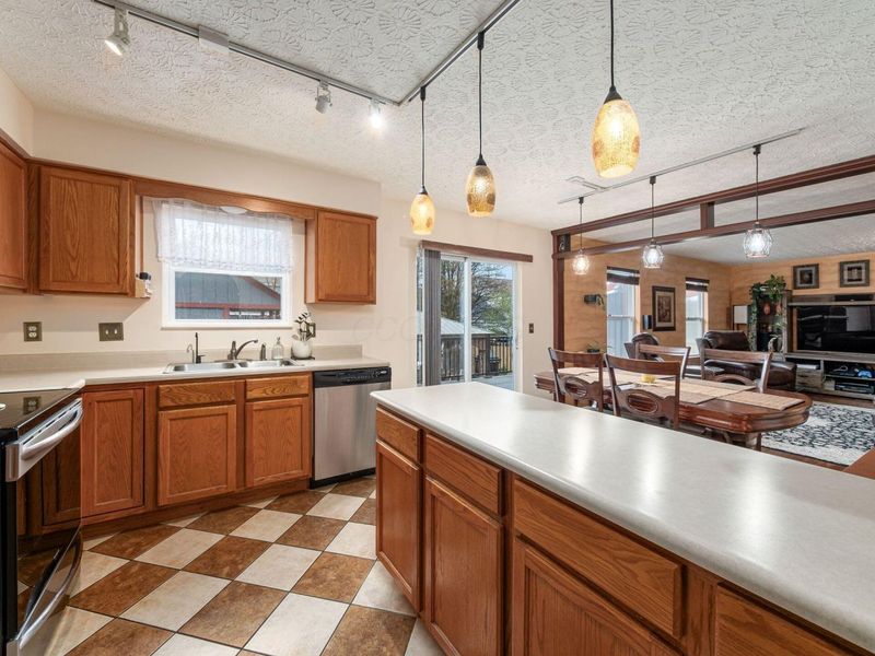 1429 Milridge Drive, Marysville, OH 43040 Photo 11