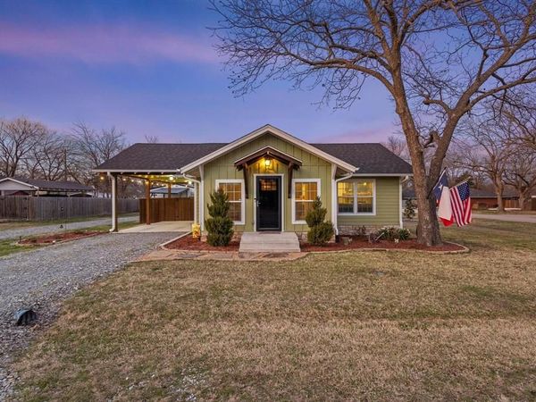 110 E Houston Street, Leonard, TX 75452