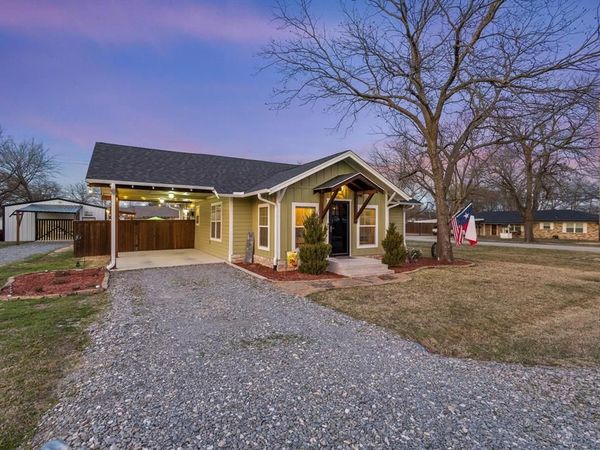 110 E Houston Street, Leonard, TX 75452