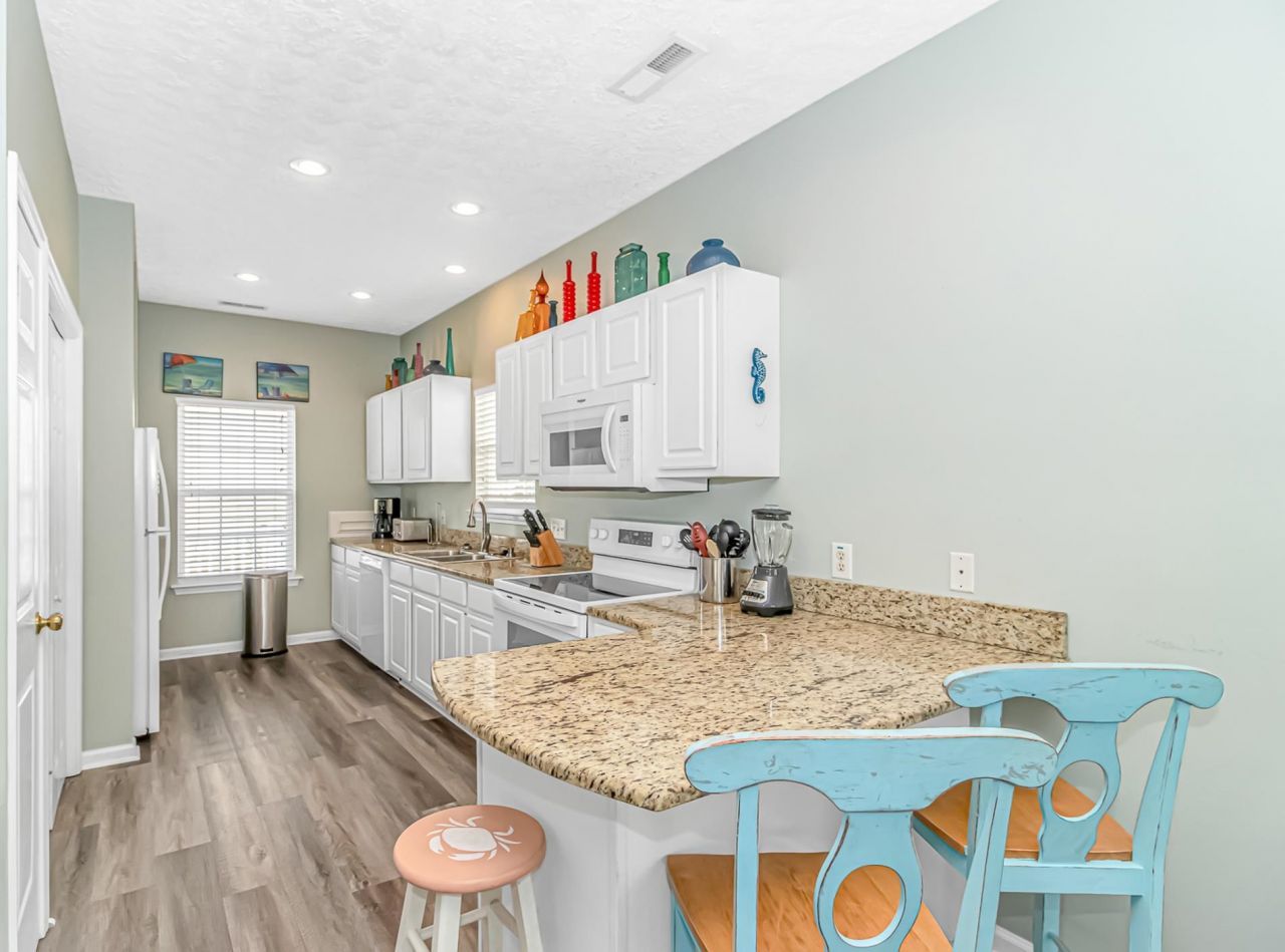 6001-1168 S Kings Hwy.  Photo 5