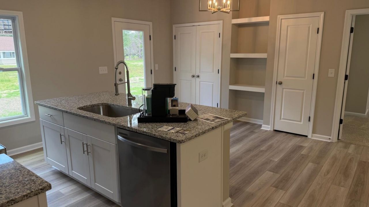 141 Trotter Lane Photo 2