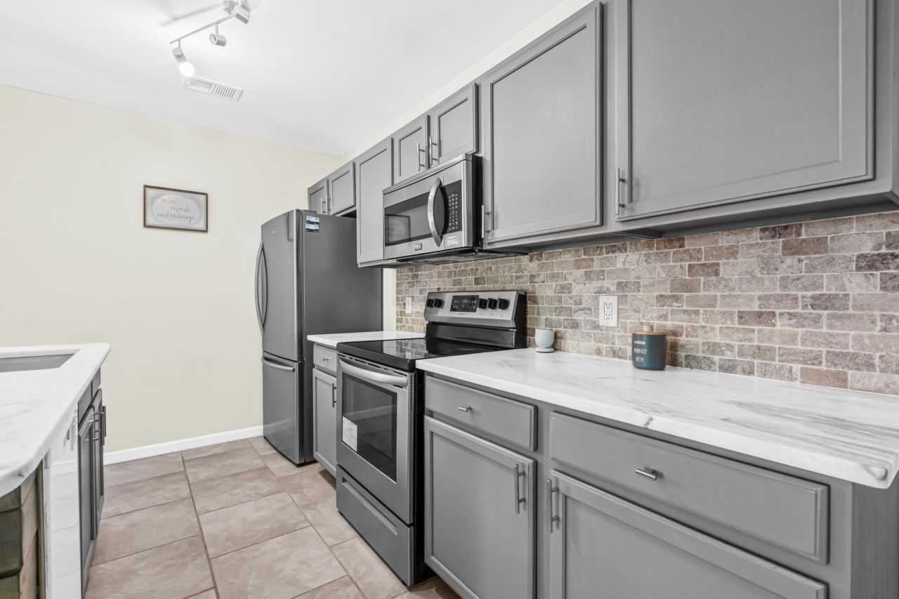 129 Ducane Street Photo 11