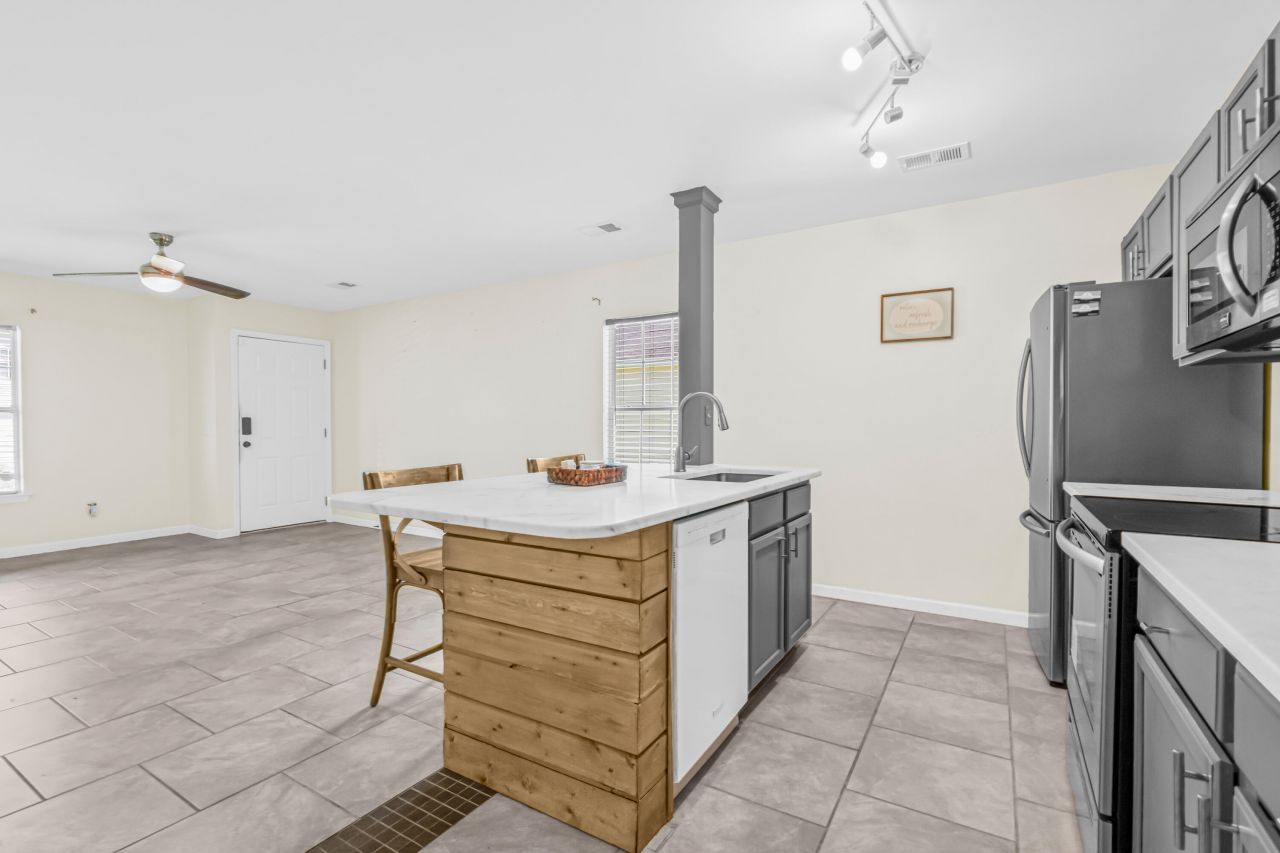 129 Ducane Street Photo 12