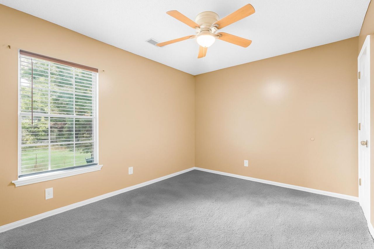 129 Ducane Street Photo 19