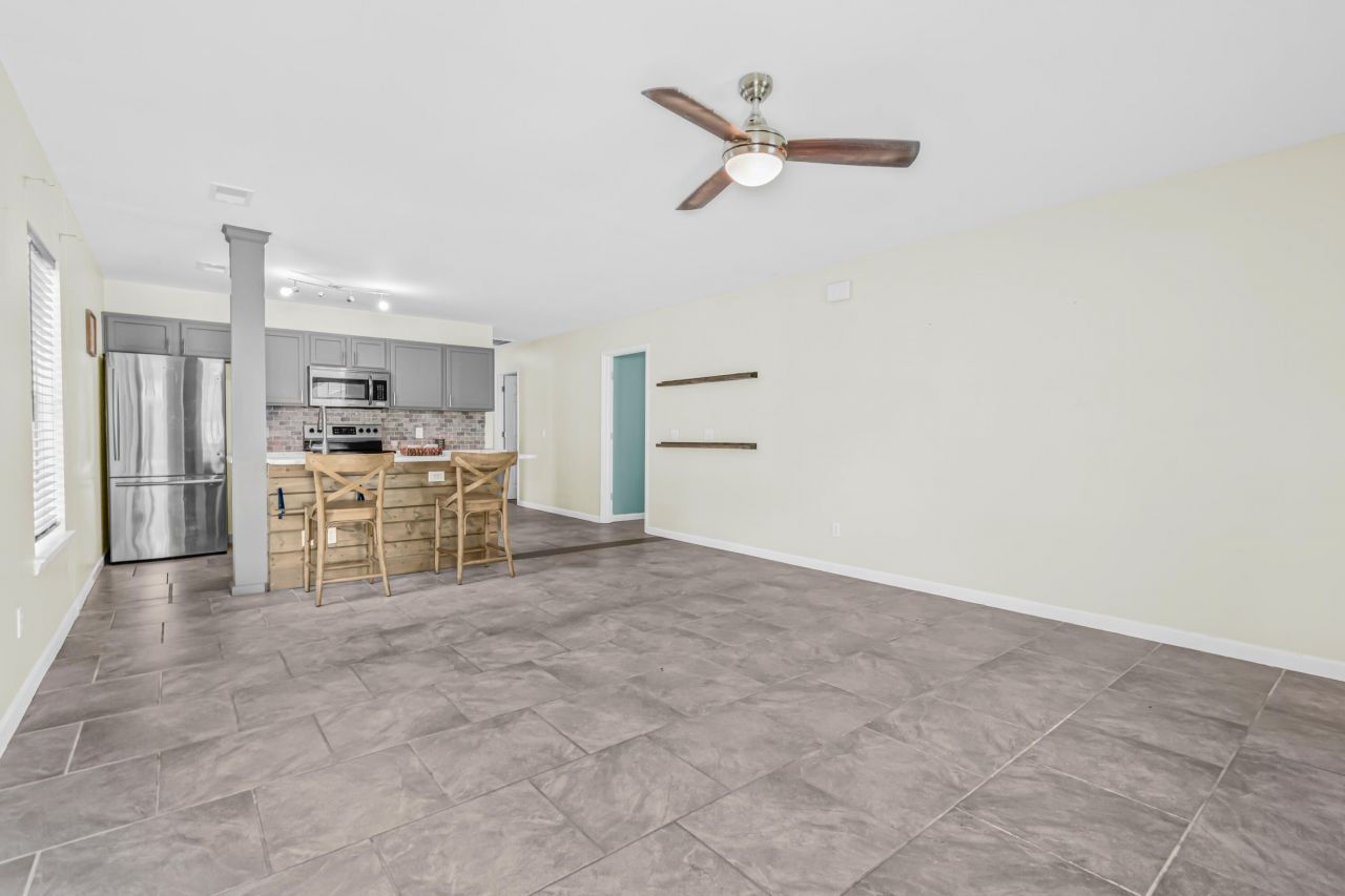 129 Ducane Street Photo 7