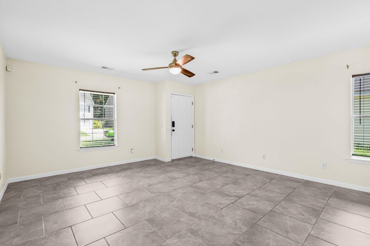 129 Ducane Street Photo 8