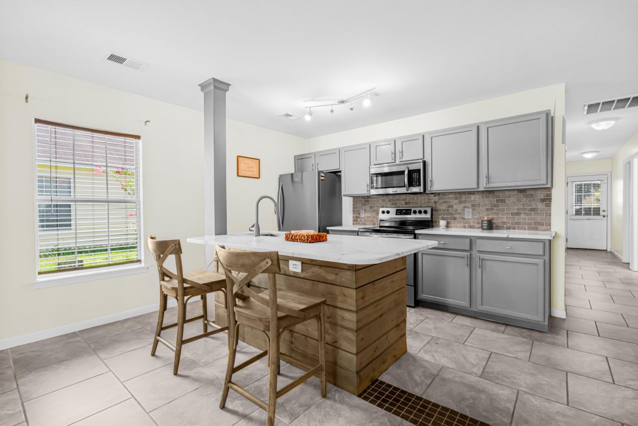 129 Ducane Street Photo 9