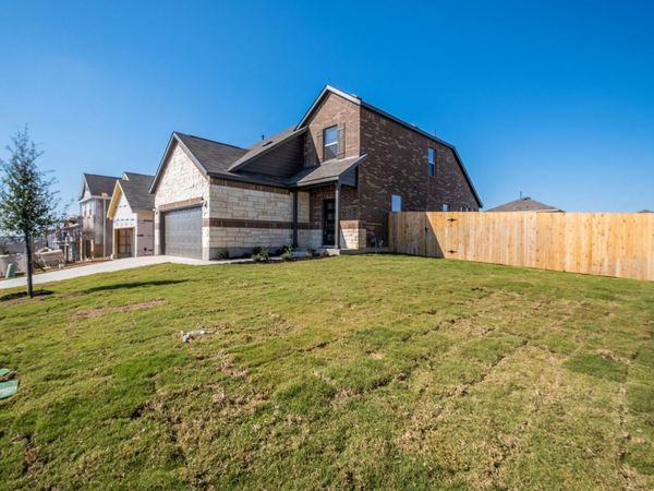 108 Leatherleaf DR, Buda, TX 78610