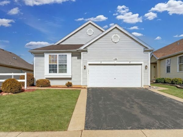 39 W Vandermeer Drive , Antioch, IL 60002