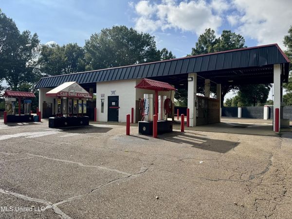 1999 Highway 301 S, Lake Cormorant, MS 38641