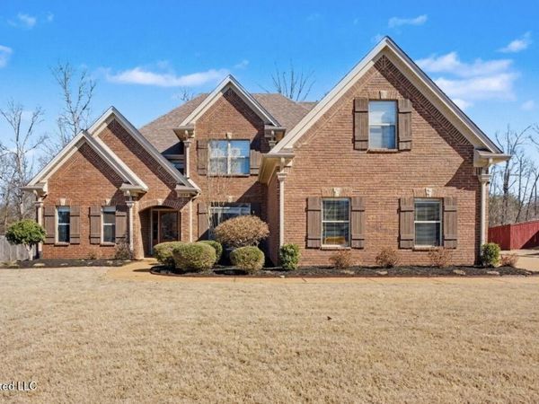 1884 W Keenlan Drive, Hernando, MS 38632