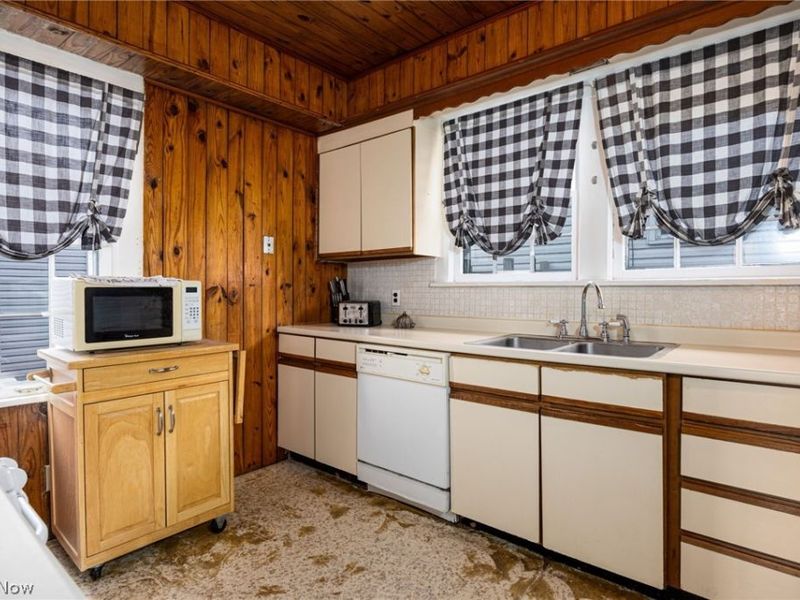 1445 15th Street NW, Canton, OH 44703 Photo 8