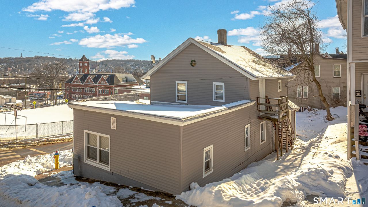 429 Washington, Waterbury, CT 06708 Main Photo