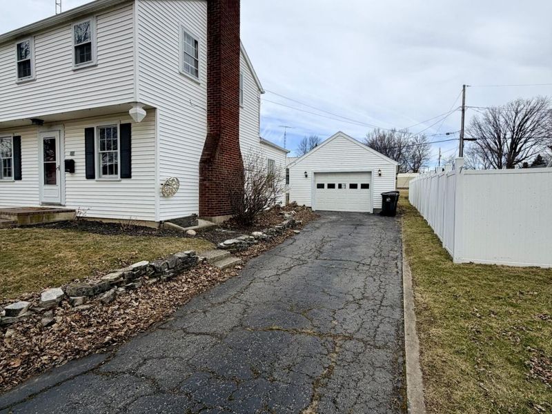 509 E North Street, Kenton, OH 43326 Photo 2