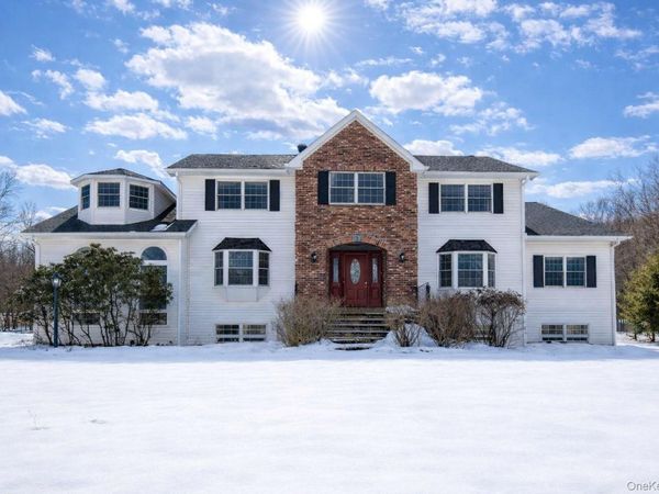 3 Danielle Court , Montebello, NY 10901