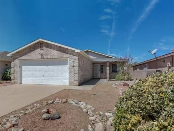 8319 Santa Clarita Street NE, Albuquerque, NM 87111
