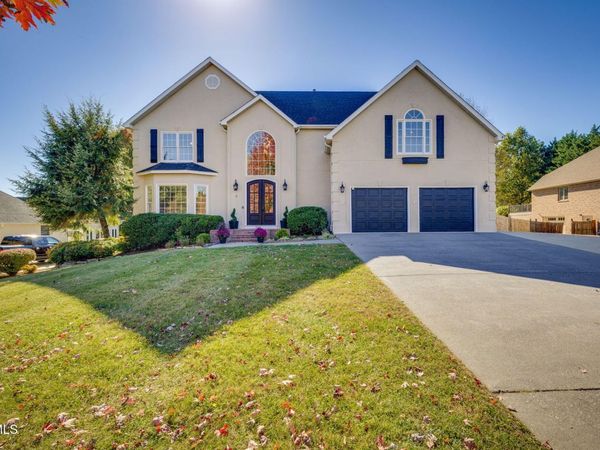 6 Carriage Court, Johnson City, TN 37604