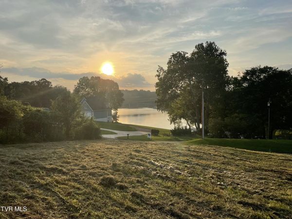 1095 Reynolds Road, Piney Flats, TN 37686