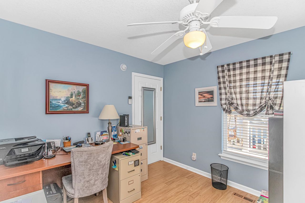 6001-1086 S Kings Hwy.  Photo 4