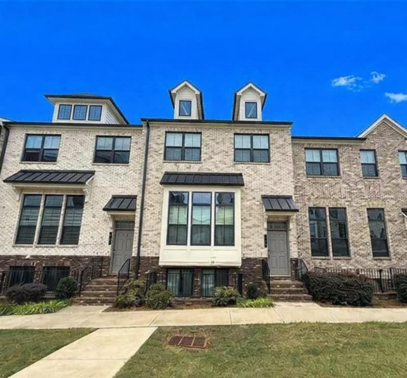 425 Fair View Circle, Roswell, GA 30076 Main Photo