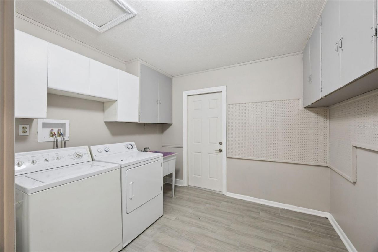 2504 Lauderdale Court, Orlando, FL 32805 Photo