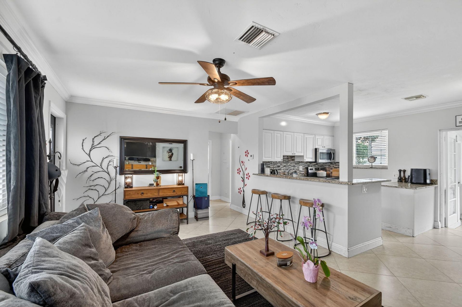 376 Leigh Road, West Palm Beach, FL 33405 Photo