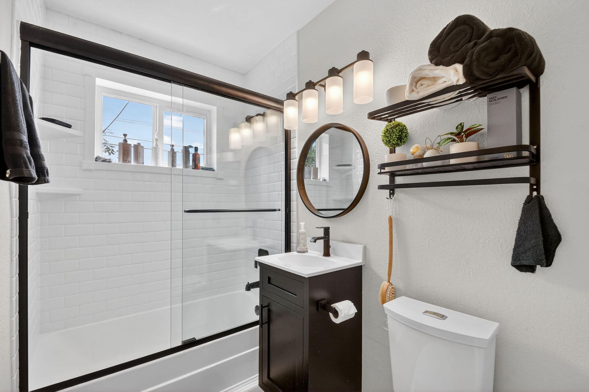 376 Leigh Road, West Palm Beach, FL 33405 Photo