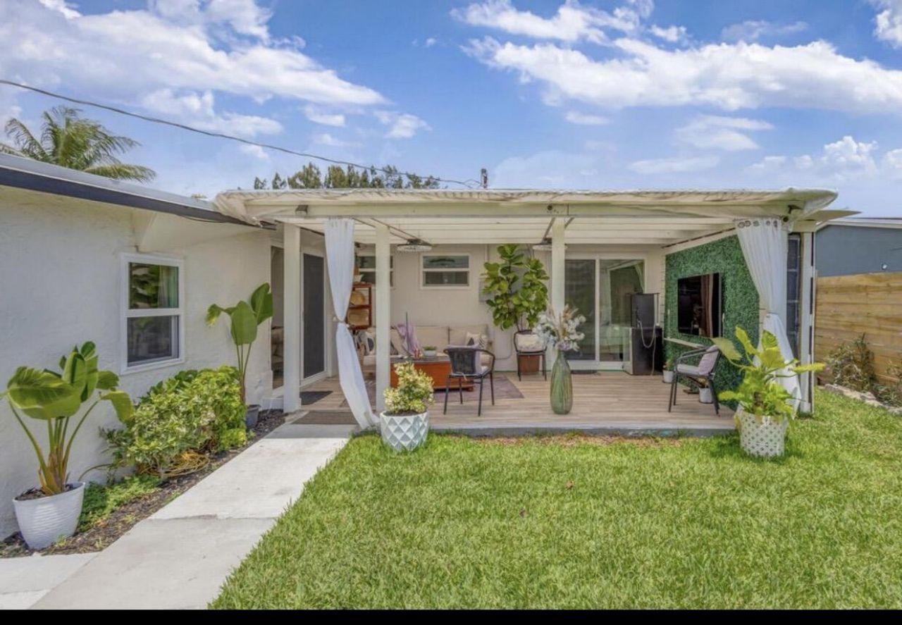 115 W 31st Court, Riviera Beach, FL 33404 Photo