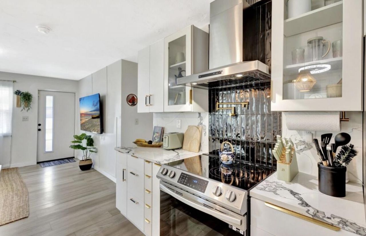 115 W 31st Court, Riviera Beach, FL 33404 Photo