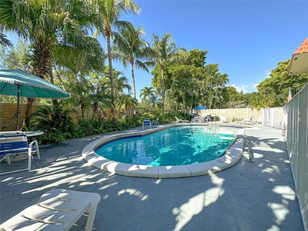 1125 NE 16TH PL, Unit 105, Fort Lauderdale, FL 33305