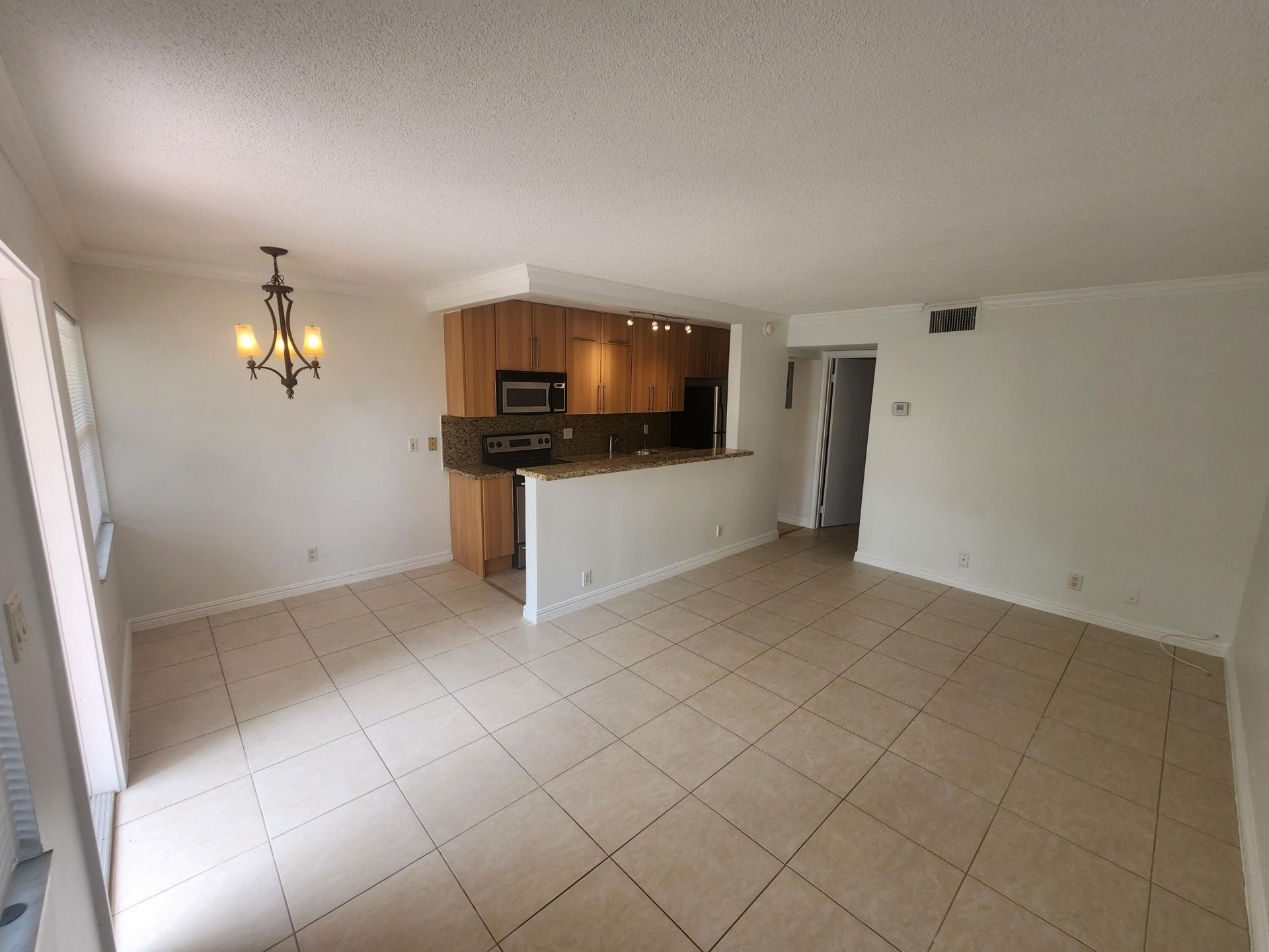 1125 NE 16th Place, Unit 105, Fort Lauderdale, FL 33305 Photo