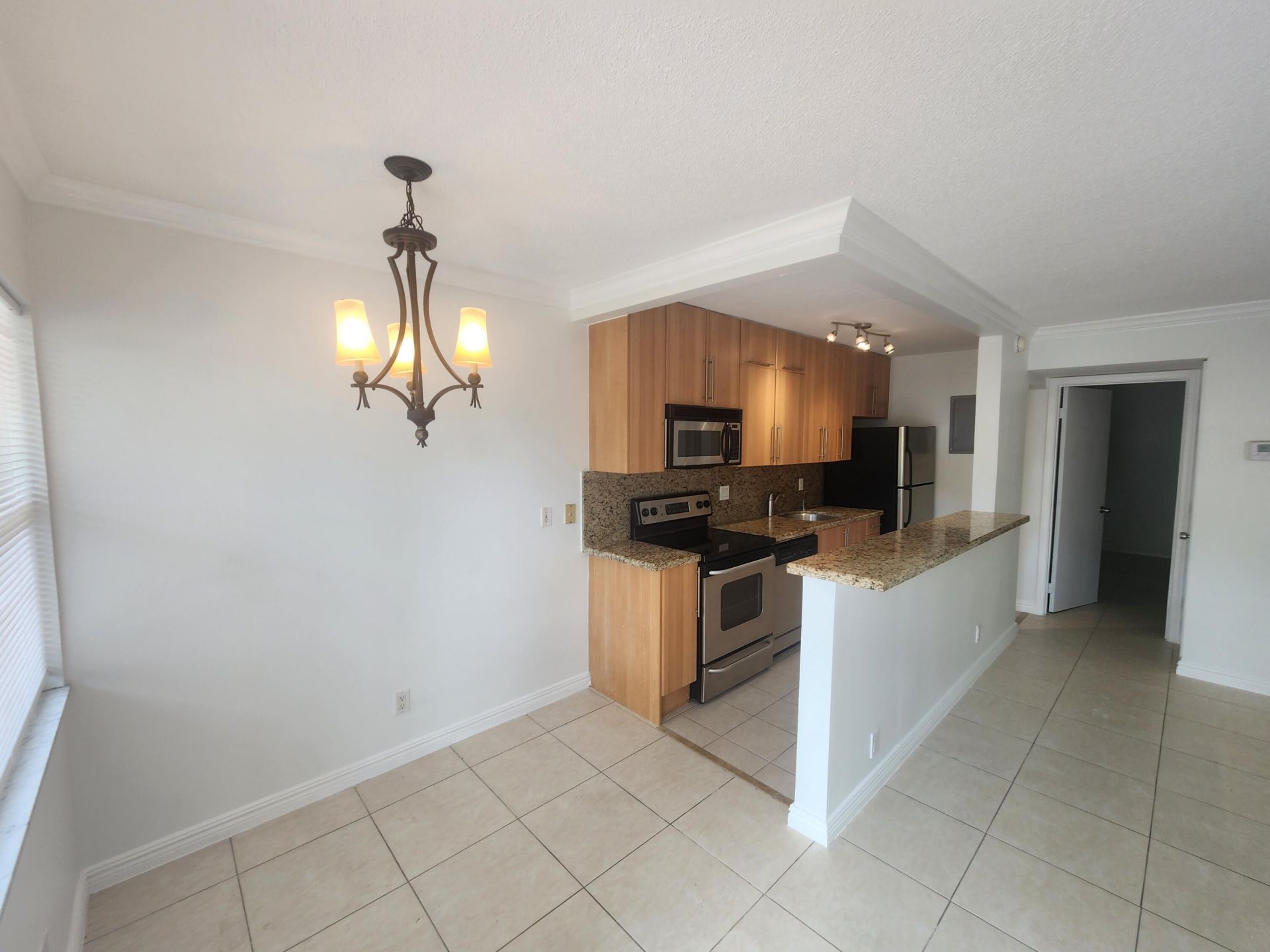 1125 NE 16th Place, Unit 105, Fort Lauderdale, FL 33305 Photo