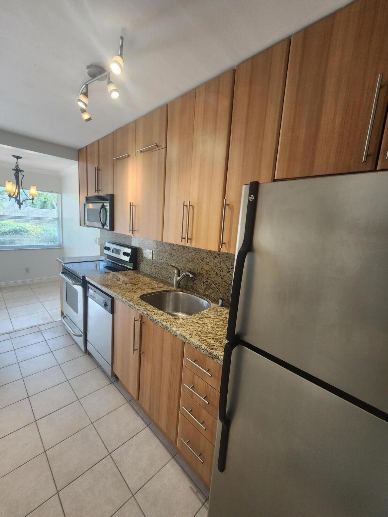 1125 NE 16th Place, Unit 105, Fort Lauderdale, FL 33305 Photo