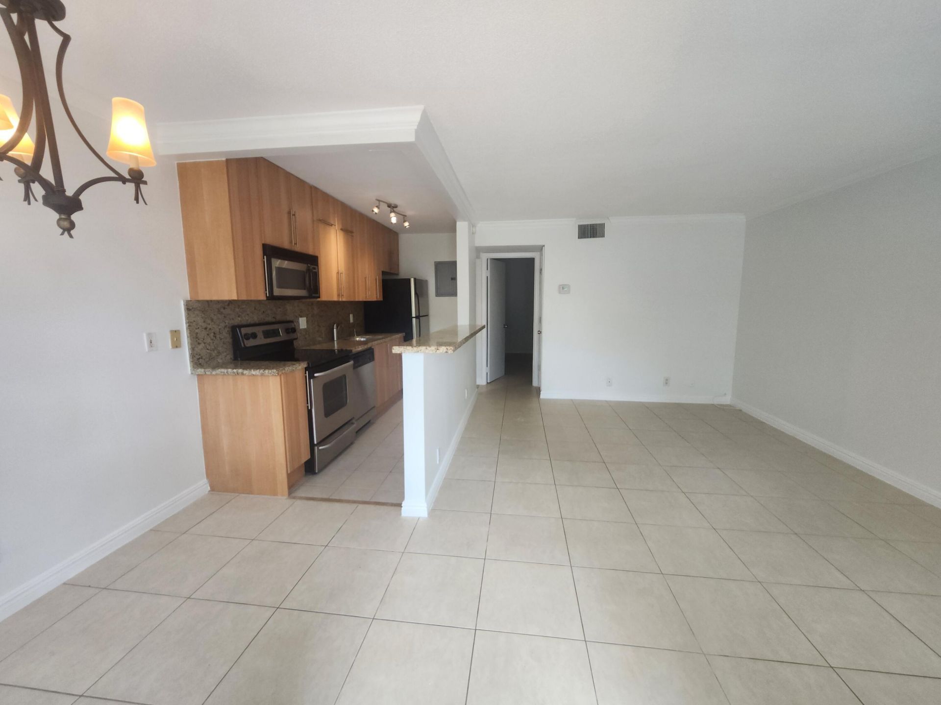 1125 NE 16th Place, Unit 105, Fort Lauderdale, FL 33305 Photo