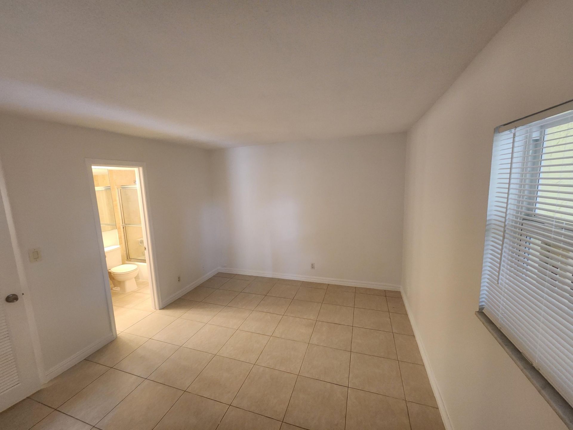 1125 NE 16th Place, Unit 105, Fort Lauderdale, FL 33305 Photo
