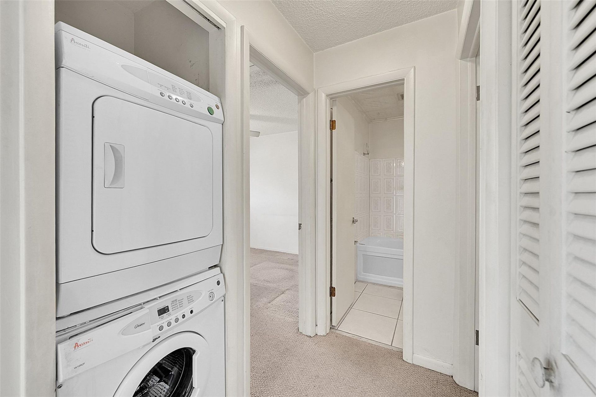 235 Briarwood Circle, Unit 2-12A, Hollywood, FL 33024 Photo