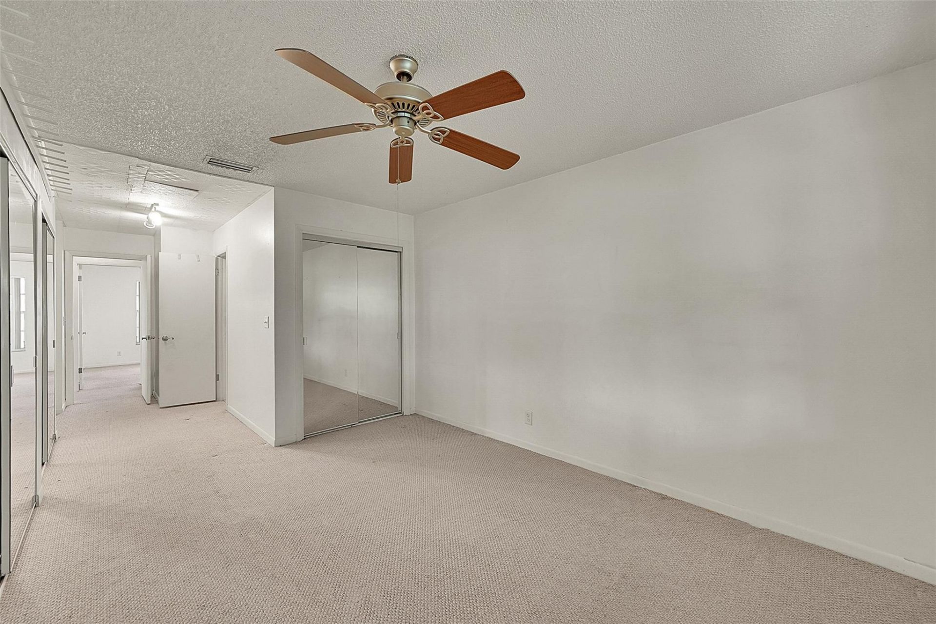 235 Briarwood Circle, Unit 2-12A, Hollywood, FL 33024 Photo