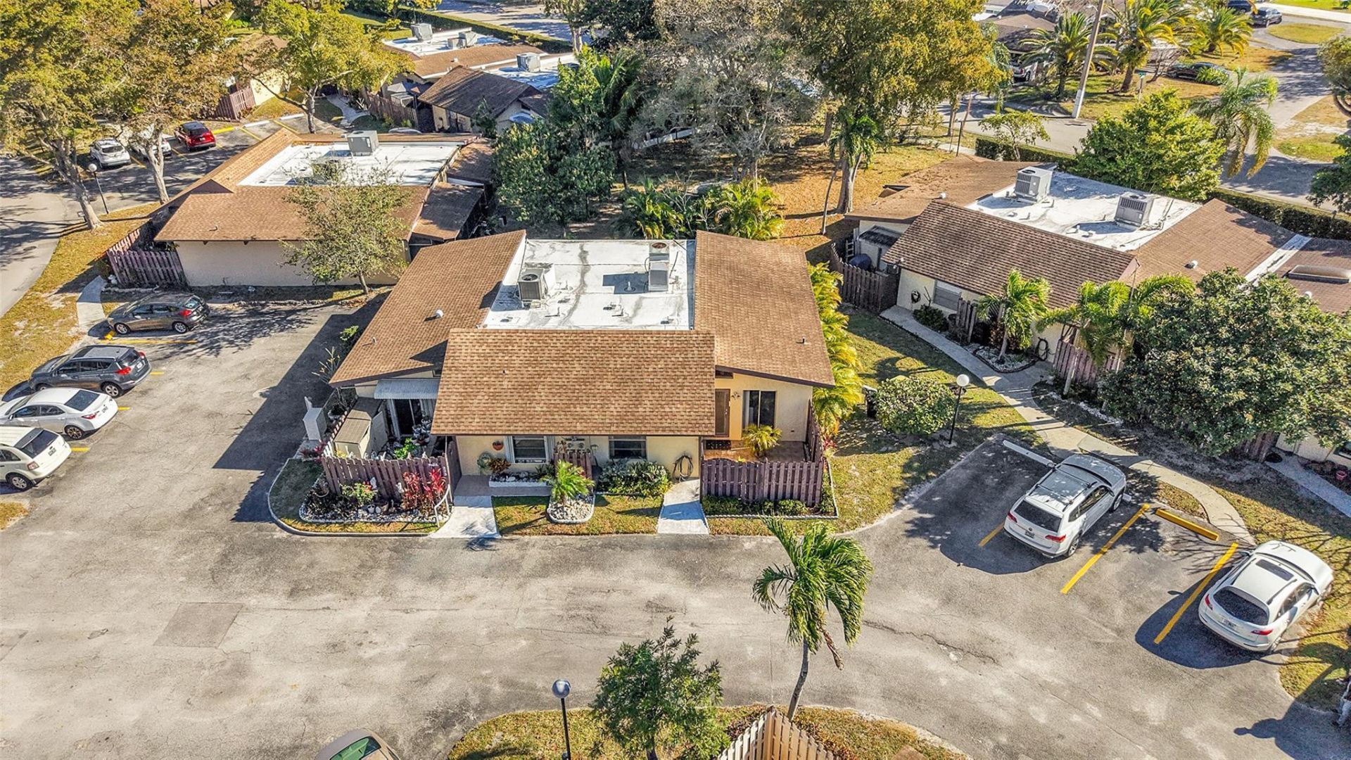 235 Briarwood Circle, Unit 2-12A, Hollywood, FL 33024 Photo