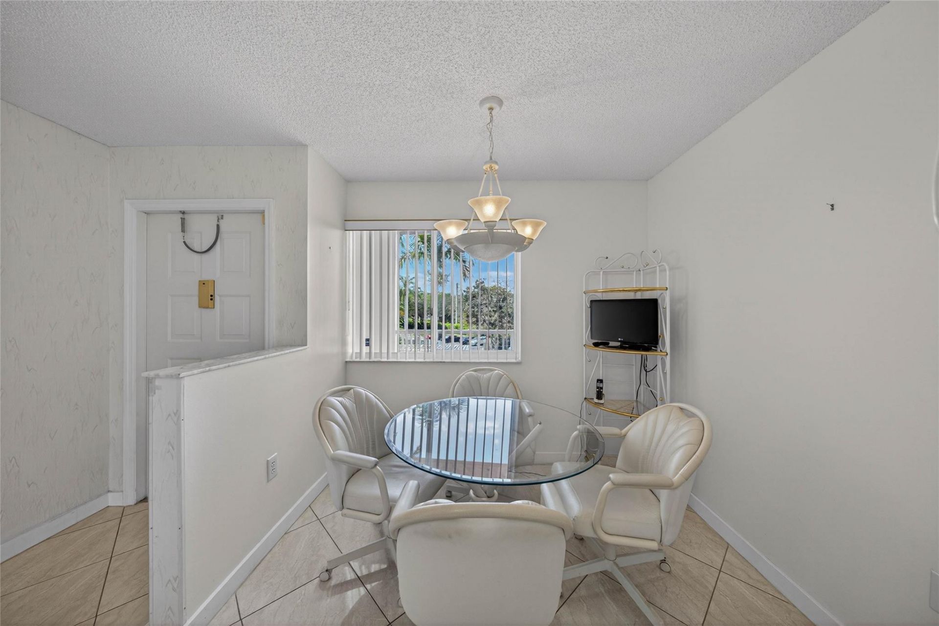 7872 Trent Drive, Unit 305, Fort Lauderdale, FL 33321 Photo