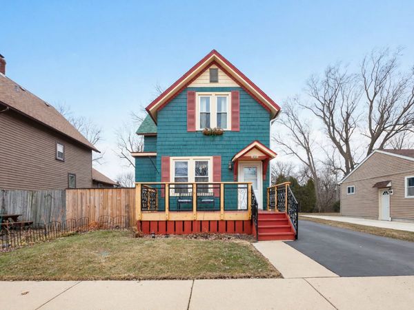 400 Marguerite Street , Elgin, IL 60123