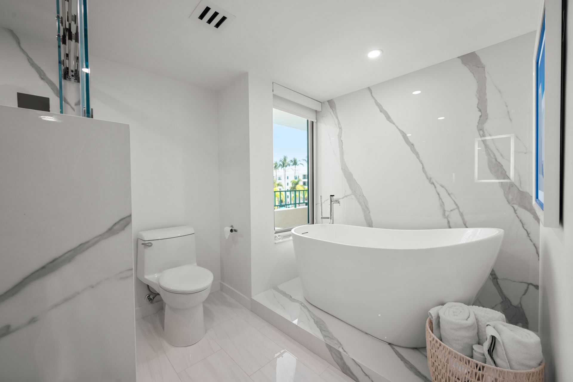 100 SE 5th Avenue, Unit 415, Boca Raton, FL 33432 Photo